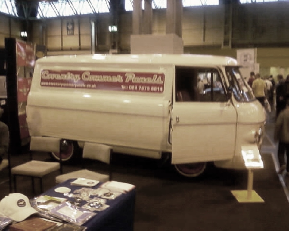 20146310238_woolfy's van.jpg